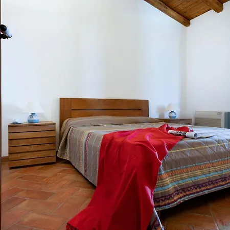 Ida Isuledda * San Teodoro (Sardinia)