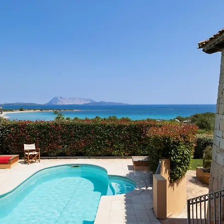 Ida Isuledda * San Teodoro (Sardinia)