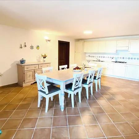 Ida Isuledda Villa San Teodoro (Sardinia)