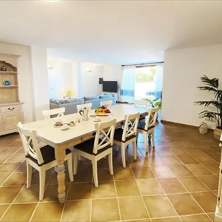 Ida Isuledda Villa *